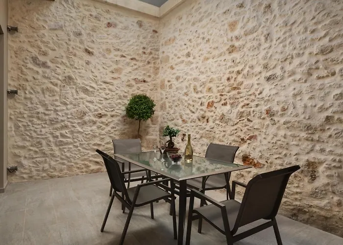 Dimitra Central Apts