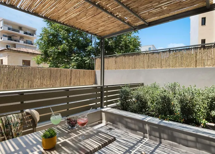 Dimitra Central Apts